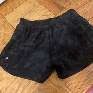 Lululemon hotty hot short II long 4’